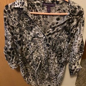 Quarter sleeve button down